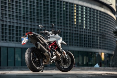 10 26 Hypermotard 939