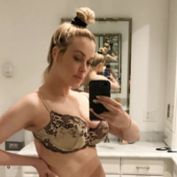 Una bailarina profesional comparte su foto para mostrar cómo luce realmente la barriga después del parto