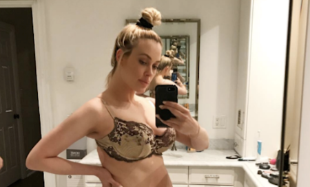 Una bailarina profesional comparte su foto para mostrar cómo luce realmente la barriga después del parto
