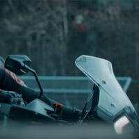 La nueva KTM 1290 Super Adventure viene dispuesta a todo, o eso nos hace pensar KTM con un teaser ¡en circuito!