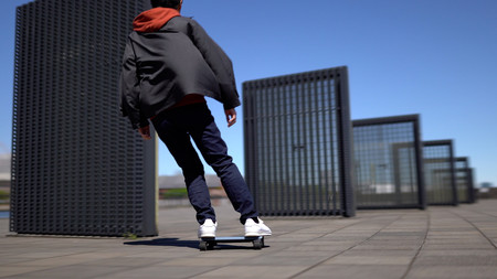 El patinete eléctrico más pequeño del mundo es esta tablet con ruedas y cuesta 1.600 euros