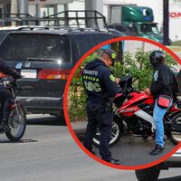 Las motos en CDMX nunca deben circular entre autos o carriles, excepto cuando se cumple una condición