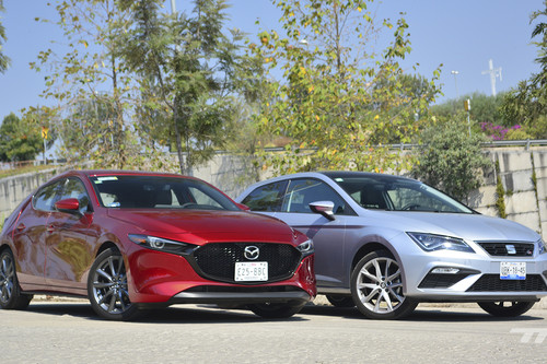 Comparativa: Mazda 3 2019 vs. SEAT León. Dos hatchbacks en una batalla de talento (+ video)