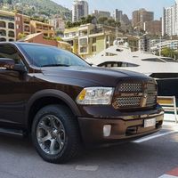 La Aznom Atulux es una mastodóntica Dodge Ram 1500 ideal para los redneck europeos más adinerados 