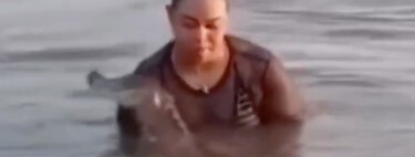 Um banho tranquilo na lagoa quase terminou em um desastre impensável; as imagens chocantes da mulher que confundiu um predador com um simples tronco