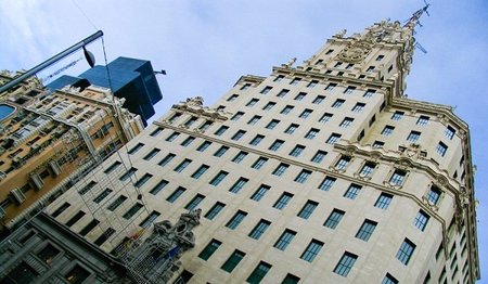 Telefónica invierte en audiovisual, tiene más dinero de lo que necesita