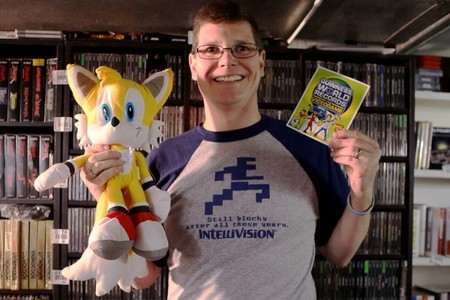 Este tío tiene más de 11.000 juegos (y un record Guinness) y te los quiere vender