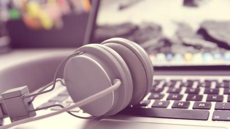 Música en el trabajo si, pero no con tu ordenador