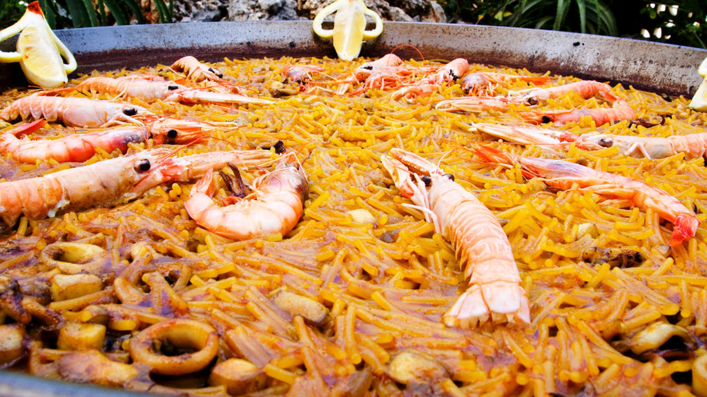 El secreto para hacer una fideuá con los fideos finos que tienes en casa