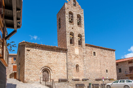 Viajes Turismo Espana Escapadas Pueblo Medieval Bonito Sin Turistas Montana Otono Autentico Tradicional