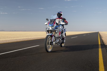 Honda CRF1100L Africa Twin Adventure Sports: ahora con suspensiones electrónicas, pero más cortas