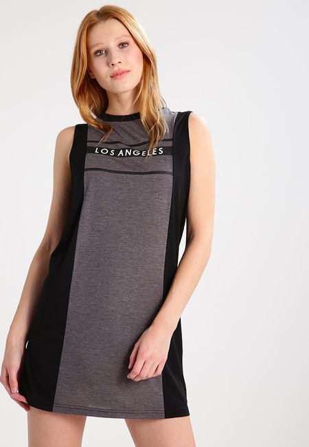 Vestido Twintip por un precio bajo de 6,80 euros y envío gratis en Zalando