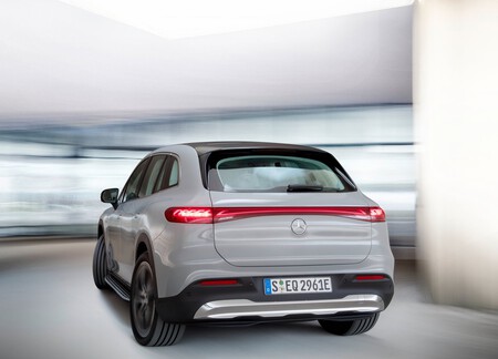 Mercedes Benz Eqs Suv 2023 1600 26