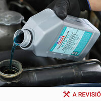 Un mecánico me dice que hay que sustituir el líquido de refrigeración cada 10.000 km y otro, cada cinco años, pero están equivocados. Esta es la frecuencia con la que se debería cambiar 