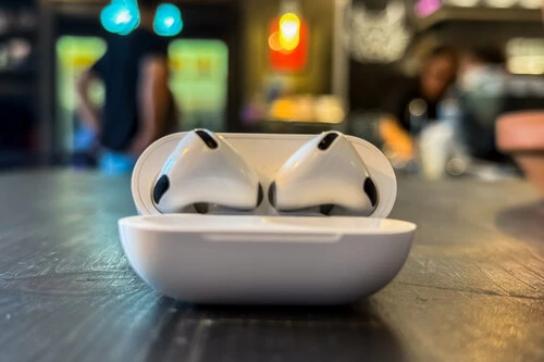 AirPods 4