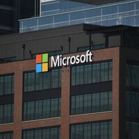 Microsoft adopta una nueva estrategia para amortizar su IA: despedir a vendedores para contratar a otros vendedores expertos en IA