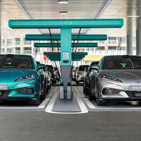 Os EUA já estão instalando carregadores de 1 MW para seus veículos elétricos, mas a Europa tem algo melhor: carros projetados para tirar proveito dessa potência 