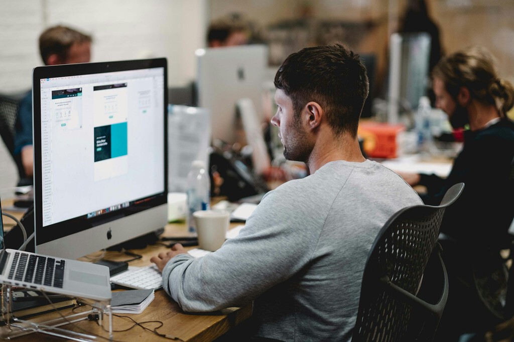 Hemos creído que hacer "micropausas" en el trabajo nos hace más productivos. La ciencia tiene malas (y buenas) noticias