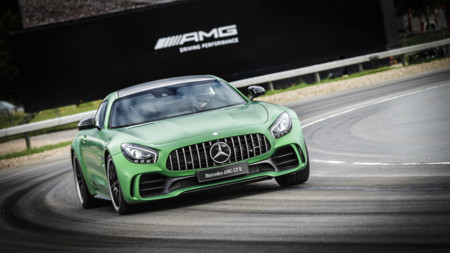 Así fue el estreno del Mercedes-AMG GT R, en 19 imágenes