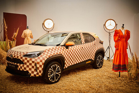 Toyotayariscrossbyiqcollection