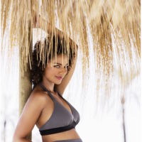 ¡Nos vamos a la playa! Un avance de la moda baño premamá que viene