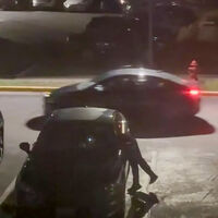 Un chaval de 16 años se las apaña para robar dentro de 121 coches en una sola noche. Le han pillado, pero el castigo no ha sido muy ejemplar