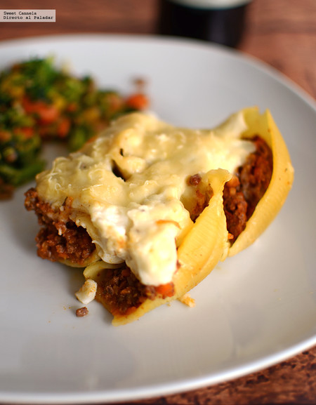 Galets gratinados rellenos de boloñesa. Receta