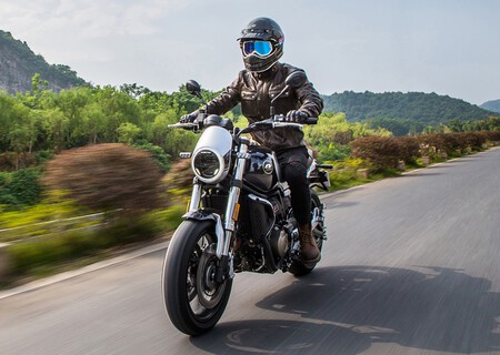 Qj Motor Ateerriza En Espana Con Su Gama De Motocicletas 003