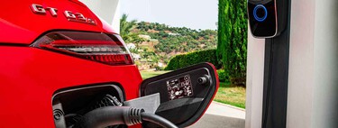 Las baterías de los híbridos enchufables de Mercedes son las que menos se degradan y las de Mitsubishi las que más. Lo dice el RACE alemán