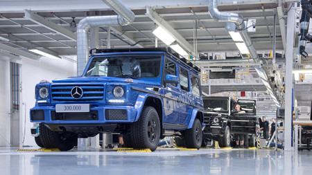 No morirá nunca el último todoterreno auténtico: se han fabricado 300.000 unidades del Mercedes Clase G y es casi igual al de 1979