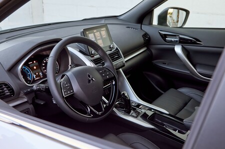 Mitsubishi Eclipse Cross Phev Interior 02