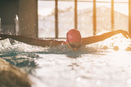 ¿La natación es realmente el ejercicio más completo?