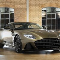 Aston Martin DBS Superleggera 007 celebra medio siglo de estar al servicio secreto de su majestad