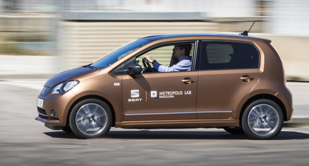 Los coches eléctricos compartidos de SEAT ya circulan por Barcelona, aunque aún es un proyecto piloto