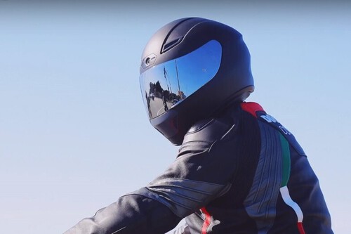 El casco de tu moto tiene fecha de caducidad, y más vale que no te pases de la fecha