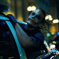 Que Joker se esté lamiendo todo el rato los labios en The Dark Knight tiene una buena explicación, el maquillaje de Heath Ledger