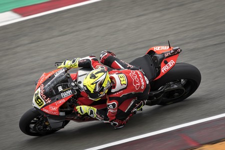 ¡Pleno al 10! Álvaro Bautista se impone al frío de Assen para sumar una victoria histórica