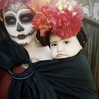 21 ideas 'terroríficas' y divertidas para disfrazarte en Halloween porteando a tu bebé