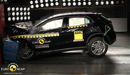 mercedes-benz-clase-gla-euro-ncap-01.jpg