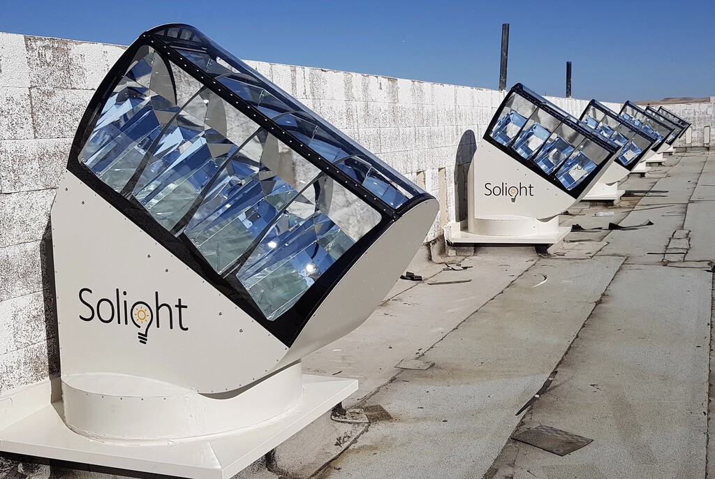 Este invento quiere acabar con las bombillas usando la luz del sol. Sirve para ahorrar y tiene beneficios en nuestra salud