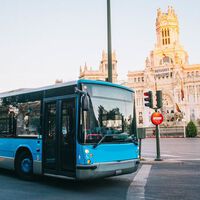 El último autobús diésel de Madrid se va para siempre a cocheras