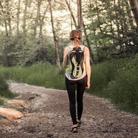 Los peligros de recorrer el Camino de Santiago sola: muchas mujeres han sufrido acoso sexual 
