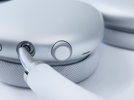Los AirPods Max 2 tendrán controles táctiles en la superficie de los auriculares, según una nueva patente