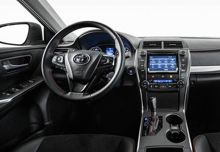 Toyota Camry 2015