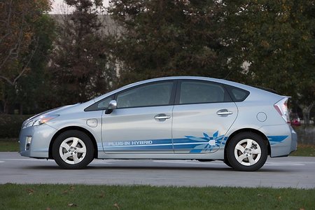 El futuro de los vehículos eléctricos pasa primero por los híbridos