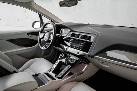 Jaguar I-PACE interior