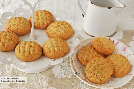 Galletas de azúcar moreno al aroma de azahar y coco. Receta