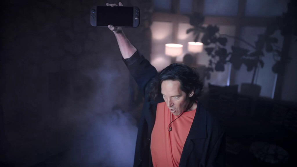 Consola portátil que puedes conectar a la televisión y tiene tecnología de gráficas de PC. La caja incluye muchos accesorios 