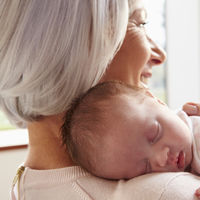 Los abuelos que cuidan de sus nietos viven más