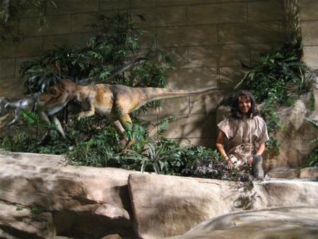 Los dinosaurios y los humanos coexistieron. El Museo de la Creación, Kentucky